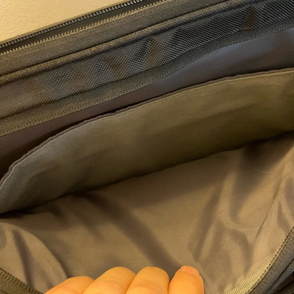 Dell Black Nylon Soft Laptop Bag, Approx 15”w x 12”h x 2”d, Lots of Storage Zips